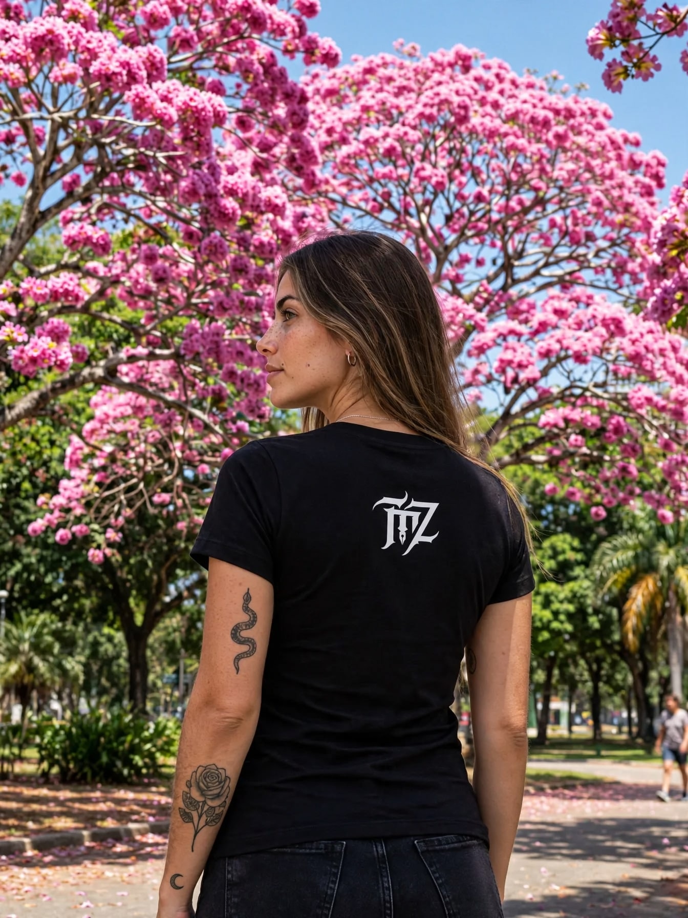 Baby Look LionZ — Preta, vista 2