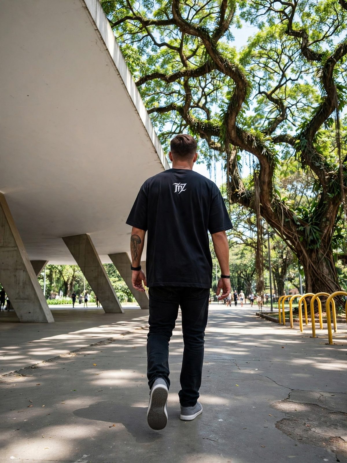 Camiseta Oversized SmileZ — Preta, vista 2