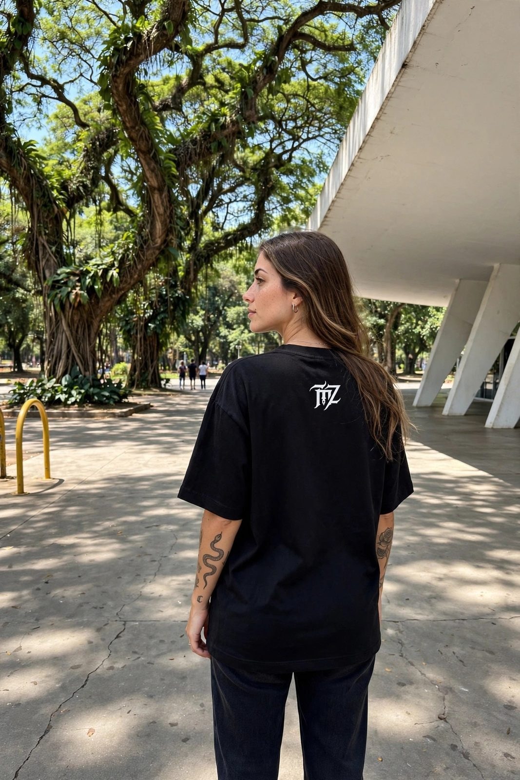Camiseta Oversized Heavy TMZ Fire — Preta, vista 2